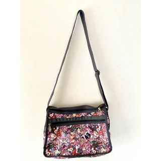 レスポートサック(LeSportsac)のあずき様専用　LeSportsac バンビ柄　ショルダーバッグ (ショルダーバッグ)