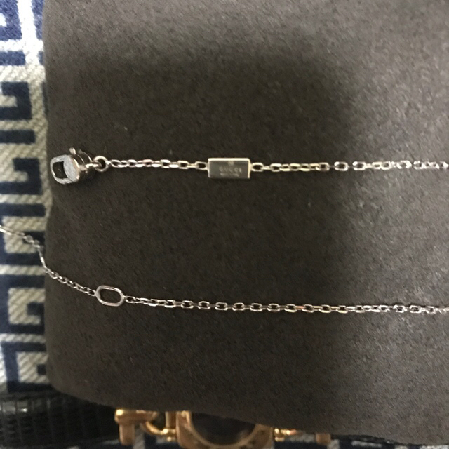 直営店に限定 Gucci 桜井和寿 同モデル セパレートクロスネックレス