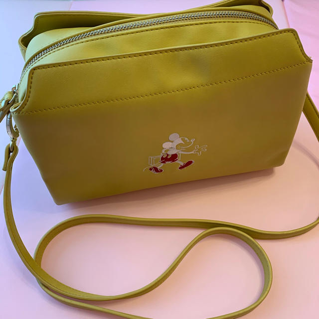 Disney(ディズニー)のミッキーマウス　ショルダーバッグ レディースのバッグ(ショルダーバッグ)の商品写真