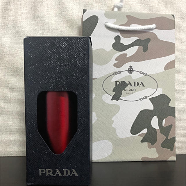 【新品/限定】PRADA ウォーターボトル ROSSO 迷彩ショップ袋付き