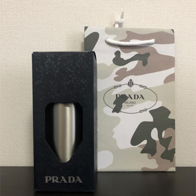 【新品/限定】PRADA ウォーターボトル SILVER 迷彩ショップ袋付き