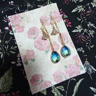 スワロフスキー(SWAROVSKI)の～Marine   drop～   〈樹脂ノンホールピアス〉(ピアス)