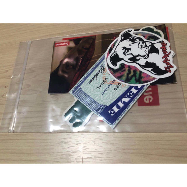 Supreme(シュプリーム)のSupreme Sticker Set Week19 2020ss ハンドメイドの文具/ステーショナリー(しおり/ステッカー)の商品写真