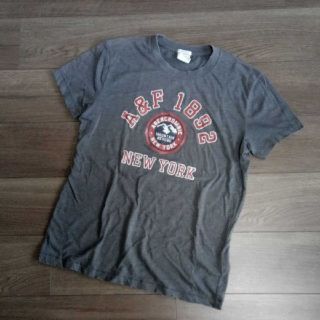 アバクロンビーアンドフィッチ(Abercrombie&Fitch)の【sale】Abercrombie&Fitch 半袖Tシャツ サイズＳ(Tシャツ/カットソー(半袖/袖なし))