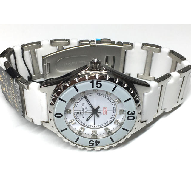 ALESSANdRA OLLA(アレッサンドラオーラ)のアレッサンドラオーラ  セラミック  天然ダイヤ  ホワイト メンズの時計(腕時計(アナログ))の商品写真