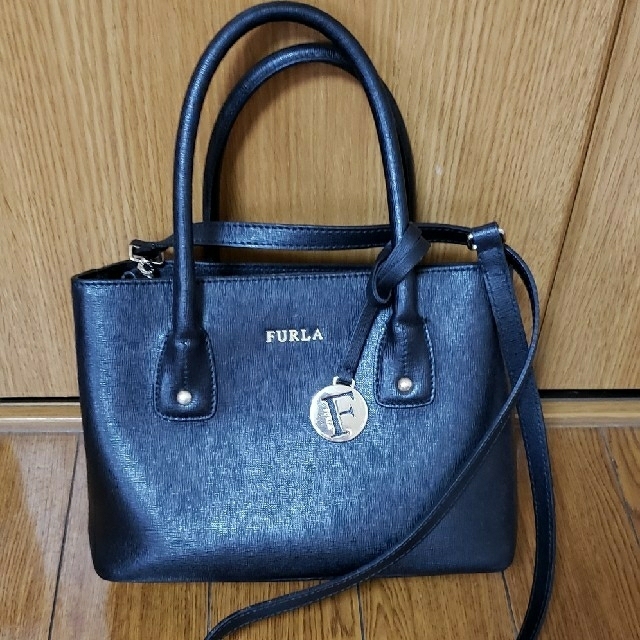 FURLA　ハンドバッグ　ショルダーバッグ　黒ハンドバッグ