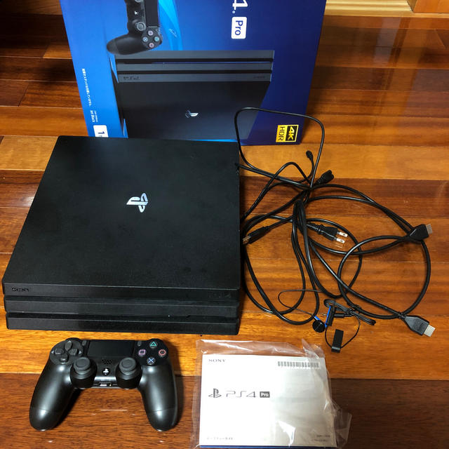 美品　SONY PlayStation4 Pro 本体 CUH-7200BB01