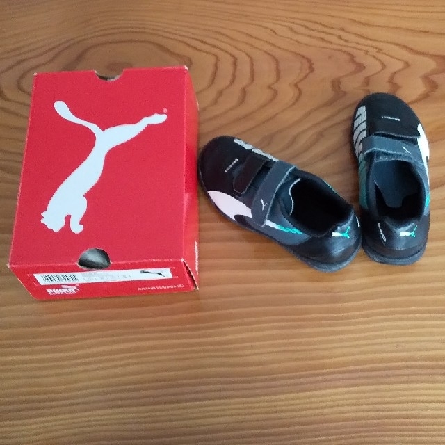 PUMA(プーマ)のPUMA サッカー シューズ 18cm キッズ/ベビー/マタニティのキッズ靴/シューズ(15cm~)(スニーカー)の商品写真