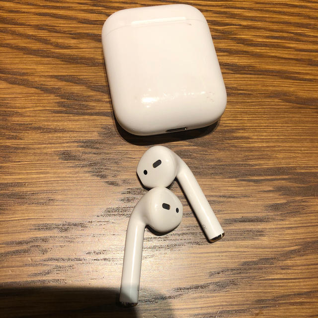 Apple(アップル)のApple AirPods 第1世代 スマホ/家電/カメラのオーディオ機器(ヘッドフォン/イヤフォン)の商品写真