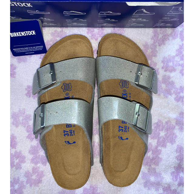 BIRKENSTOCK(ビルケンシュトック)の【新品】ビルケンシュトック　アリゾナ　シルバーラメ レディースの靴/シューズ(サンダル)の商品写真