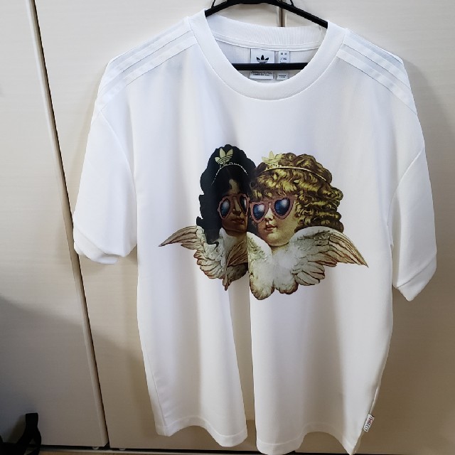 Original(オリジナル)のアディダス　エンジェルポリスTシャツ　新品　白　Lサイズ メンズのトップス(Tシャツ/カットソー(半袖/袖なし))の商品写真