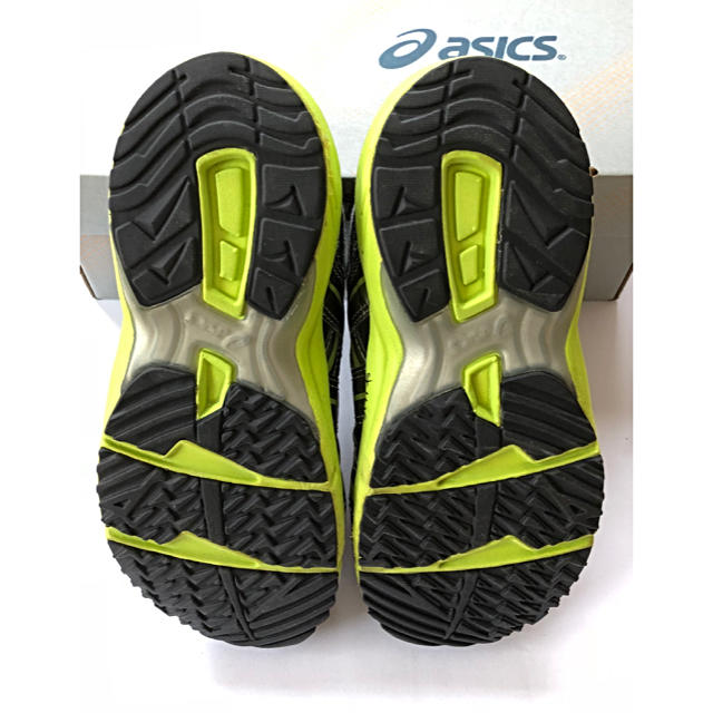 asics(アシックス)のキッズシューズ キッズ/ベビー/マタニティのキッズ靴/シューズ(15cm~)(スニーカー)の商品写真