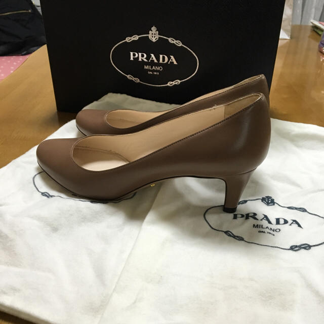 PRADA(プラダ)の試着のみ♡プラダ♡パンプス レディースの靴/シューズ(ハイヒール/パンプス)の商品写真