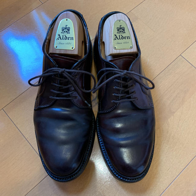 Alden(オールデン)の値下げ Alden オールデン 6 バーガンディー コードバン 革靴 メンズの靴/シューズ(ドレス/ビジネス)の商品写真