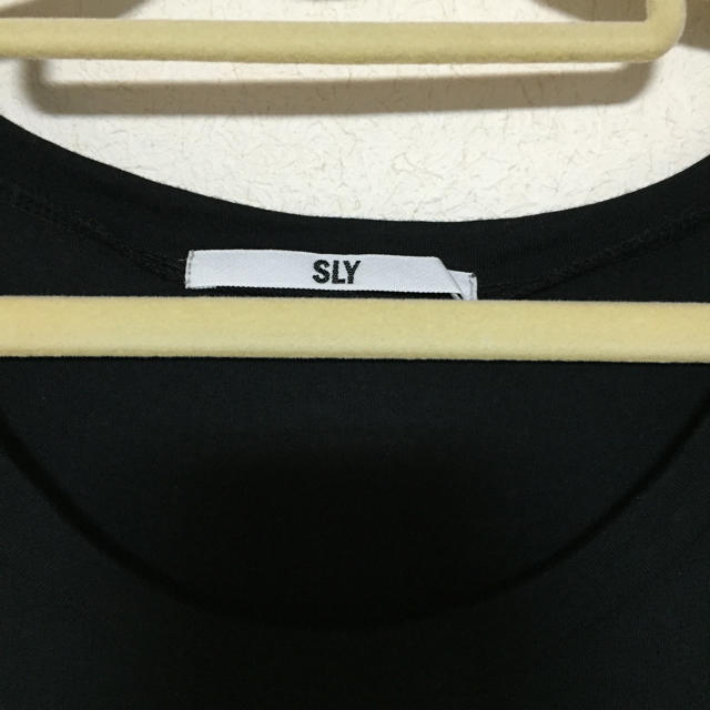 SLY(スライ)のSLY フリルタンクトップ レディースのトップス(タンクトップ)の商品写真
