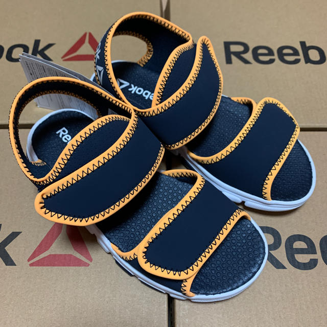 Reebok(リーボック)の19cm リーボック キッズ サンダル CN8611 ネイビー キッズ/ベビー/マタニティのキッズ靴/シューズ(15cm~)(サンダル)の商品写真