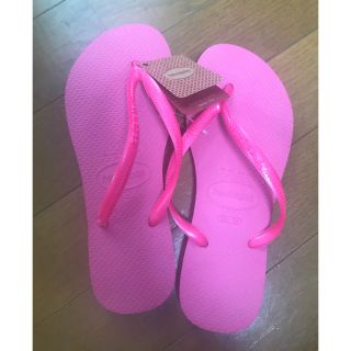 ハワイアナス(havaianas)の【新品、未使用】ハワイアナス　ピンク　サンダル 35-36(ビーチサンダル)