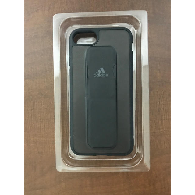adidas(アディダス)のiPhone/8/7/6s/6 Grip Case (black) スマホ/家電/カメラのスマホアクセサリー(iPhoneケース)の商品写真