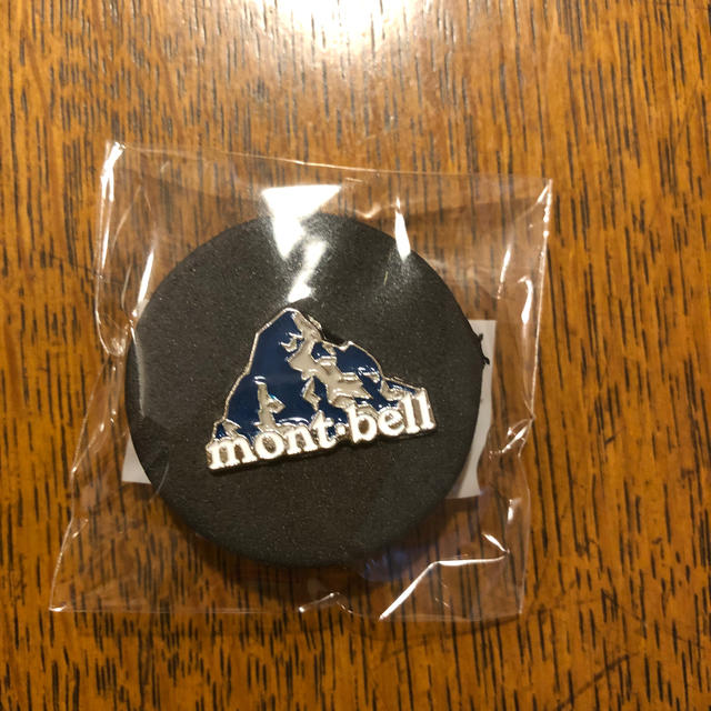 mont bell(モンベル)のmont-bell ピンバッジ エンタメ/ホビーのアニメグッズ(バッジ/ピンバッジ)の商品写真