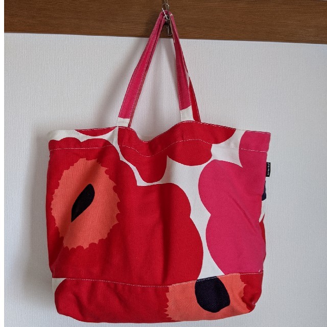 marimekko(マリメッコ)のmarimekko　ウニッコ　トートバック　Ｌ レディースのバッグ(トートバッグ)の商品写真