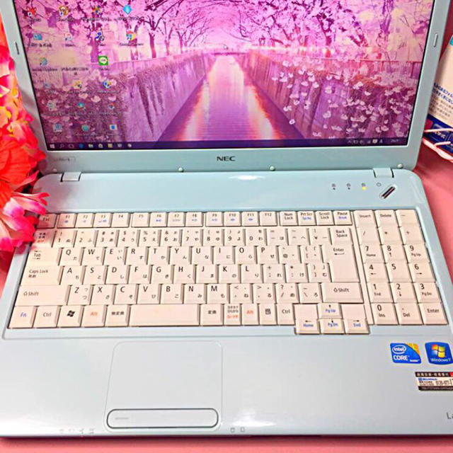 NEC(エヌイーシー)の可愛いお姫様ミルクブルー❤️DVD/オフィス/無線❤️320GB/4GB❤️美品 スマホ/家電/カメラのPC/タブレット(ノートPC)の商品写真