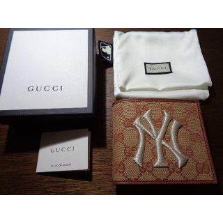 グッチ(Gucci)の★未使用・送料無料GUCCI グッチ  NYヤンキースパッチ ウォレット 2つ折(折り財布)