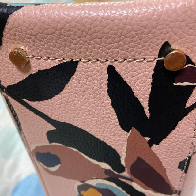 kate spade new york(ケイトスペードニューヨーク)の週末限定値下げ  kate spade ミディアムサッチェル レディースのバッグ(ショルダーバッグ)の商品写真