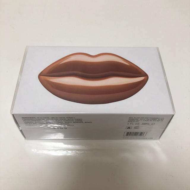 Kylie Cosmetics(カイリーコスメティックス)のKKW FRAGRANCE NUDE LIPS コスメ/美容の香水(香水(女性用))の商品写真