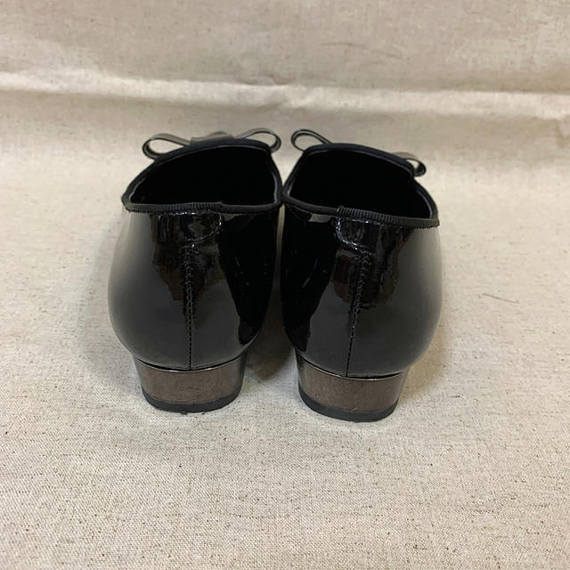 DIANA(ダイアナ)のダイアナエナメルローファー　パンプス　黒　22㎝ レディースの靴/シューズ(ハイヒール/パンプス)の商品写真