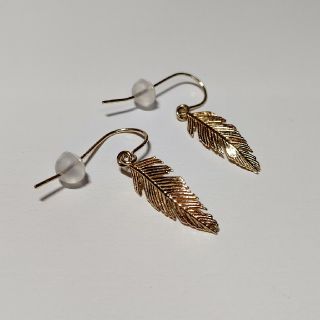 k18刻印！羽根の様な葉の様なピアス(ピアス)