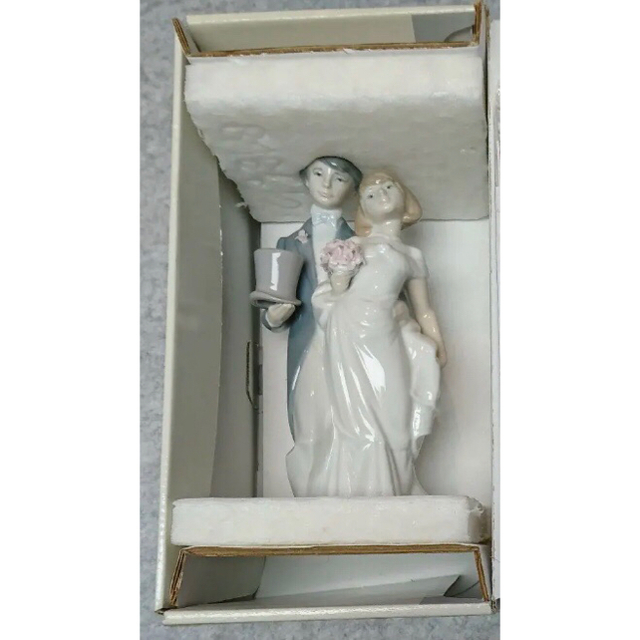 希少品◇美品 リヤドロ(リアドロ) Lladro 男性 女性 祝福の鐘の音 希少品◇美品 リヤドロ(リアドロ) Lladro 男性 女性 祝福の鐘の音
