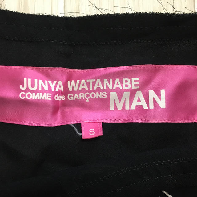 JUNYA WATANABE COMME des GARCONS(ジュンヤワタナベコムデギャルソン)のコムデギャルソンマン  ジュンヤ　ワタナベ　マン　ノースリーブ レディースのトップス(シャツ/ブラウス(半袖/袖なし))の商品写真