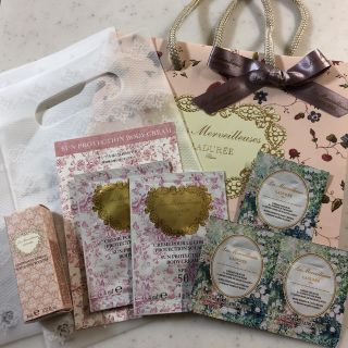 レメルヴェイユーズラデュレ(Les Merveilleuses LADUREE)の❤︎ラデュレ　サンプル　ショッパー❤︎(サンプル/トライアルキット)