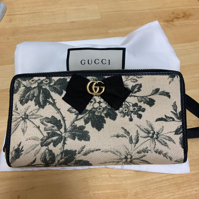 Gucci(グッチ)のGUCCI 長財布 レディースのファッション小物(財布)の商品写真