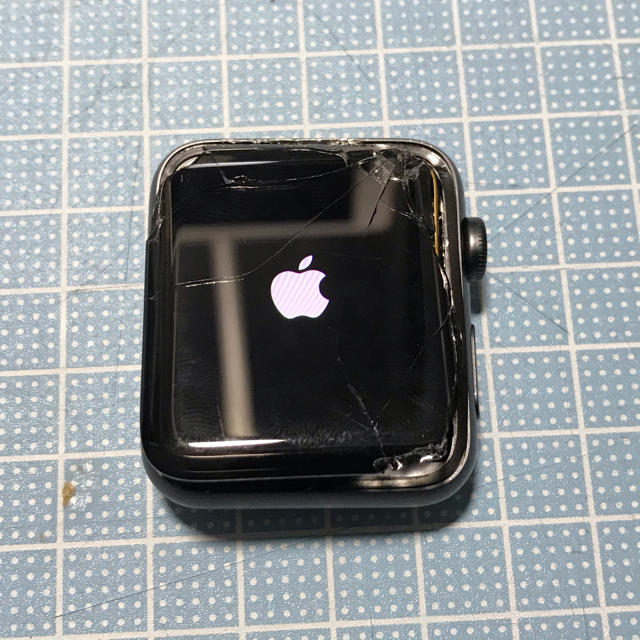 Apple Watch Series 3 42mm ジャンク メンズの時計(腕時計(デジタル))の商品写真