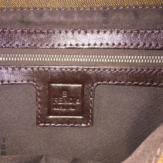 FENDI(フェンディ)のFENDI 正規品 ズッカ レディースのバッグ(ショルダーバッグ)の商品写真
