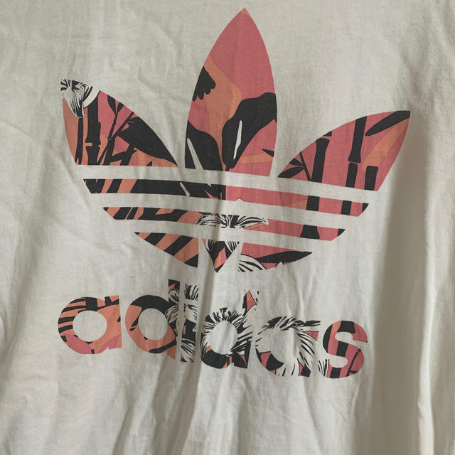 adidas(アディダス)のadidas アディダス Tシャツ トップス 白Tシャツ レディースのトップス(Tシャツ(半袖/袖なし))の商品写真