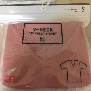 ユニクロ(UNIQLO)のユニクロ VネックᎢ Tシャツ ピンク(Tシャツ/カットソー(半袖/袖なし))