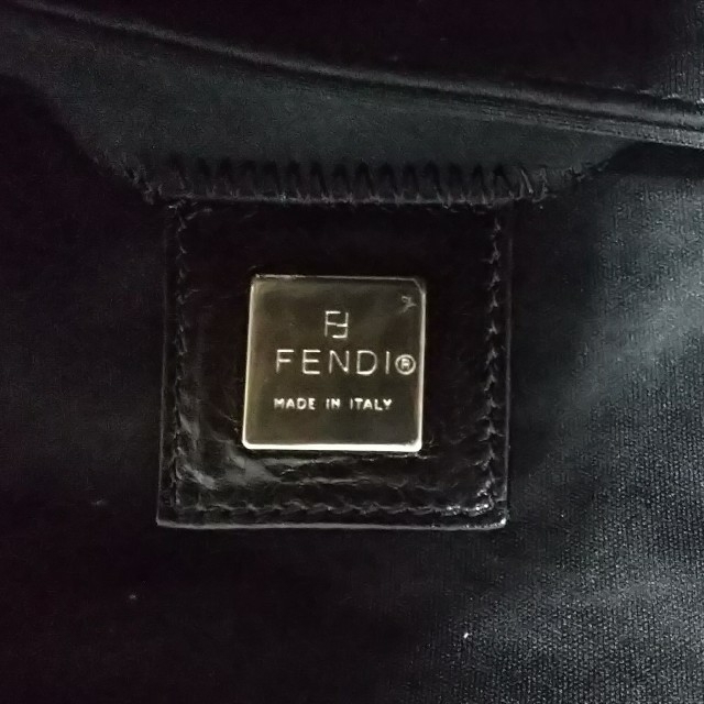 FENDI(フェンディ)のFENDI　マンマバッグ　黒　ベタ付き有り レディースのバッグ(ハンドバッグ)の商品写真