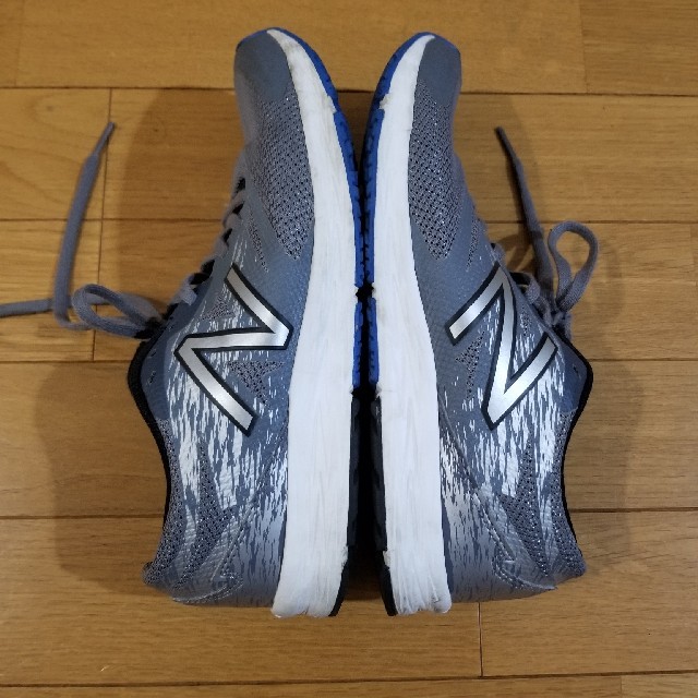 New Balance(ニューバランス)のNew balance  スニーカー グレー 25.5cm メンズの靴/シューズ(スニーカー)の商品写真