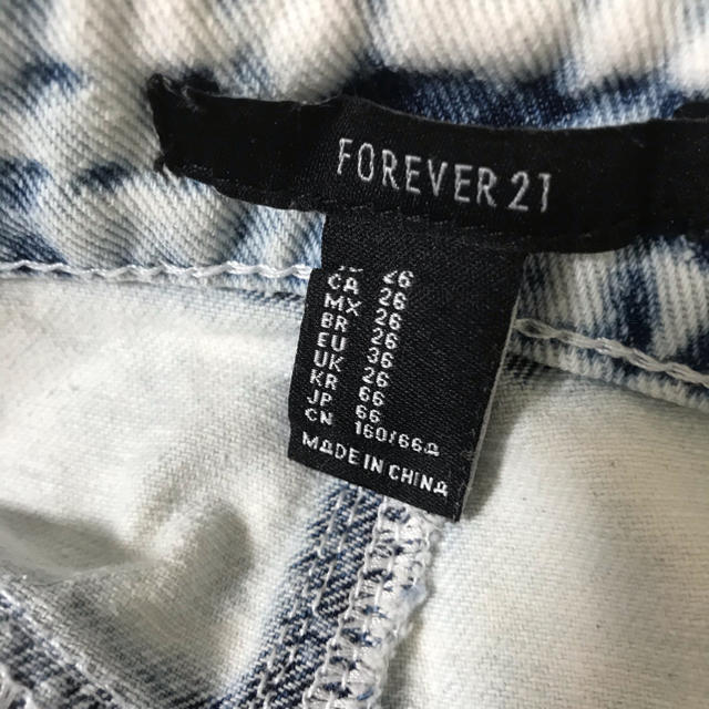 FOREVER 21(フォーエバートゥエンティーワン)のforever21  デニムショートパンツ レディースのパンツ(ショートパンツ)の商品写真