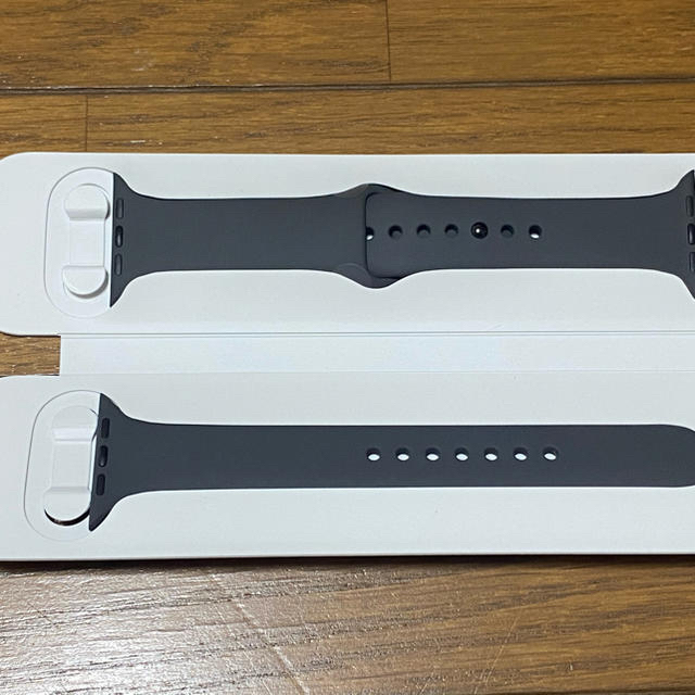 Apple(アップル)の［新品］Apple Watch純正スポーツバンド(42・44mm用)/グレー スマホ/家電/カメラのスマホアクセサリー(その他)の商品写真