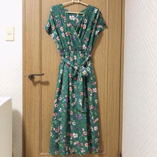 グレイル Grl 花柄ワンピース グリーン カーキ 緑色系 の通販 25点 グレイルを買うならラクマ グレイル Grl 花柄ワンピース グリーン カーキ 緑色系 の通販 25点 グレイルを買うならラクマ