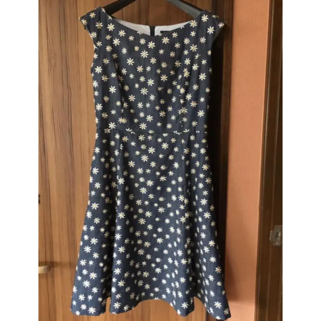 TOCCA(トッカ)のTOCCA SMALL FLOWER PARTY DRESS  0 レディースのワンピース(ひざ丈ワンピース)の商品写真