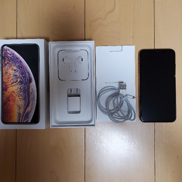 iPhone XS MAX 64gb RoseGold スマホ/家電/カメラのスマートフォン/携帯電話(スマートフォン本体)の商品写真