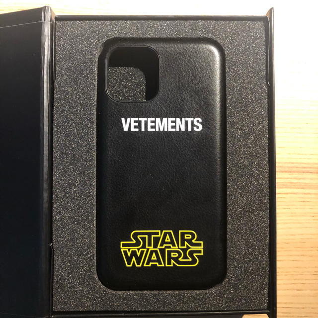 VETEMENTS × STARWARS iPhone11Proケース　箱付き スマホ/家電/カメラのスマホアクセサリー(iPhoneケース)の商品写真