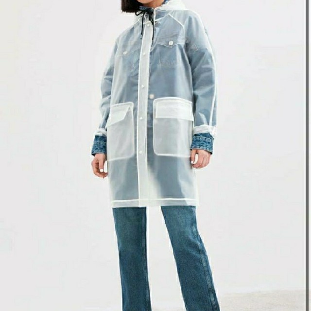 ZARA(ザラ)の☆限定品 ZARA ザラ スヌーピーコラボ レインコート #雨具  レディースのファッション小物(レインコート)の商品写真