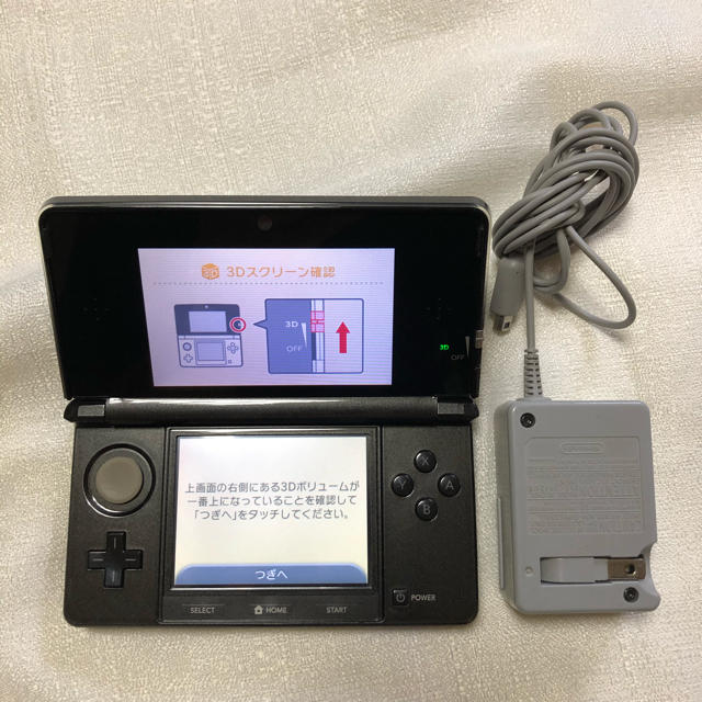 ニンテンドー3DS(ニンテンドー3DS)のニンテンドー　3DS  ブラック　DS エンタメ/ホビーのゲームソフト/ゲーム機本体(携帯用ゲーム機本体)の商品写真