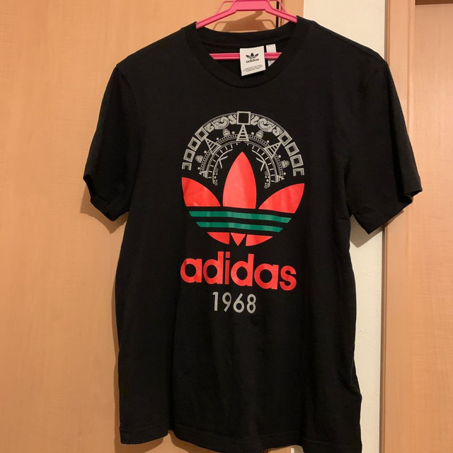 adidas(アディダス)の最終値下げ！黒のみアディダス tシャツ メンズのトップス(Tシャツ/カットソー(半袖/袖なし))の商品写真