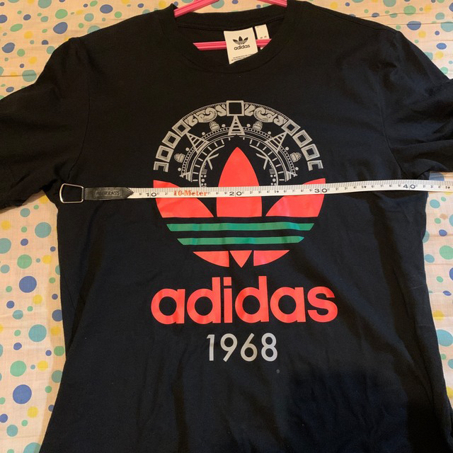 adidas(アディダス)の最終値下げ！黒のみアディダス tシャツ メンズのトップス(Tシャツ/カットソー(半袖/袖なし))の商品写真